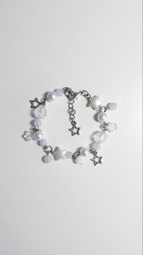 Star Bracelet Aesthetic, Blue Diy Bracelet, Purple Bracelet Aesthetic, Beads Bracelet Design Aesthetic, Blue Jewelry Aesthetic, Star Jewelry Aesthetic, Bracelet Ideas Glass Beads, Aesthetic Bracelets Beads, Blue Bracelet Beads