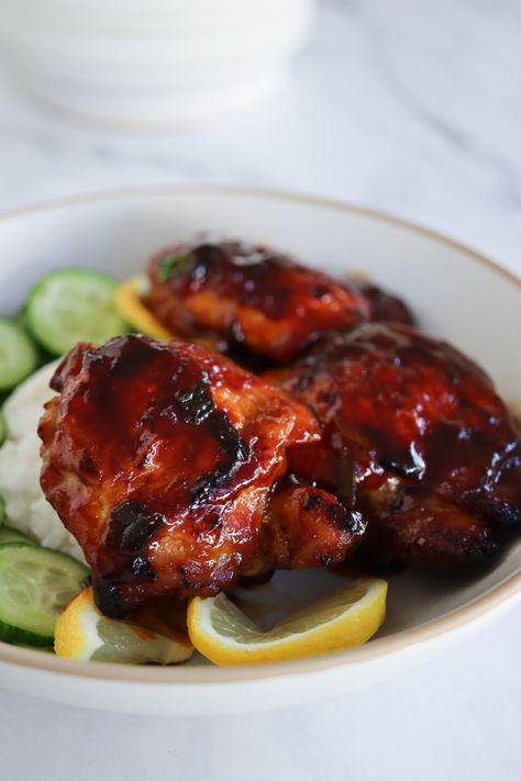 Sticky Honey Hoisin Chicken Recipe (only 4 ingredients) Hoisin Chicken Thighs, Sticky Chicken Recipe, Shake N Bake Chicken, Hoisin Chicken, Winter Dinners, Delicious Chicken Dinners, Asian Recipe, Poultry Dishes, Yummy Fall Recipes