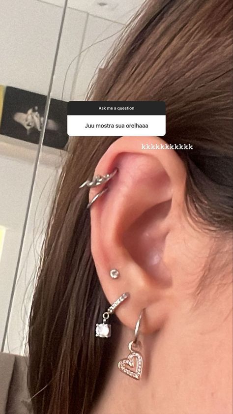 Pandora Earrings Aesthetic, Pandora Earrings, Earrings Aesthetic, Rose Tattoo, Ig Story, Ear Piercings, Chic Outfits, Ear Cuff, Piercings