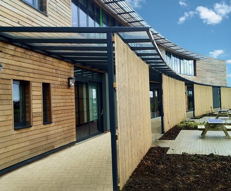 Covered Walkway Architecture, Walkway Cover, High School Architecture, Long Building, Covered Walkways, Kindergarten Architecture, Cycle Shelters, Public Furniture, Walkway Design