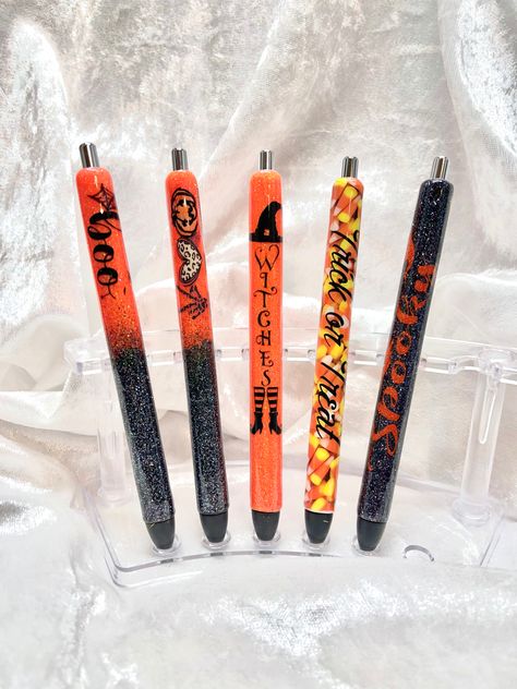 Halloween Resin Pens, Cricut Pens, Epoxy Pens, Halloween Resin, Resin Pens, Pen Ideas, Epoxy Projects, Fancy Pens, Pen Diy