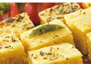 Ismaili Recipes, Khaman Dhokla Recipe, Khaman Dhokla, Rajasthani Food, Dhokla Recipe, Indian Appetizers, Chana Dal, Sweet Dish, Asian Snacks