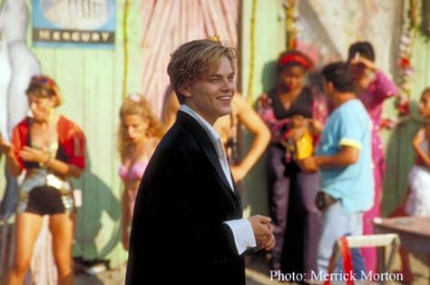 Leo DiCaprio as 'Romeo' in William Shakespeare's "Romeo + Juliet" [1996] Jd And Veronica, Romeo Juliet 1996, Juliet 1996, Leonardo Dicaprio 90s, Jack Dawson, Young Leonardo Dicaprio, Hxh Characters, Leo Dicaprio, Romeo Juliet