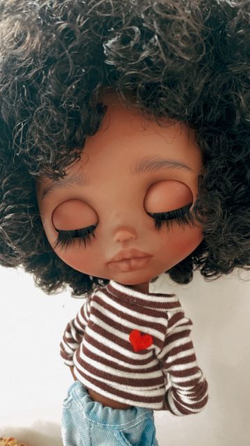 Blythe Dolls Afro, Mixed Blythe Doll, Black Blythe Dolls Curly Hair, Black Blythe Dolls Pfp, Black Blythe Dolls Braids, Blythe Dolls Black Dark Skin, Blythe Doll Pfp Brown Skin, Black Blythe Doll, Blythe Dolls Black