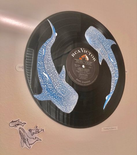 Whale Shark Aesthetic Art, Beige Aesthetic Paint, Shark Painting Aesthetic, Painting Ideas Record, Things To Paint On Vinyl Records, Marine Life Room Decor, Painted Vinyls On Wall, Vinyl Art Paint Aesthetic, Diy Whale Decor