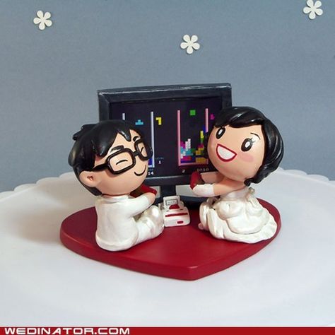 Gamer Cake Topper Gamer Wedding Cake, Bride Cake Topper, Video Game Wedding, Bride Cake, Gamer Wedding, Nerd Wedding, Funny Wedding Cakes, Geeky Wedding, Nerdy Wedding