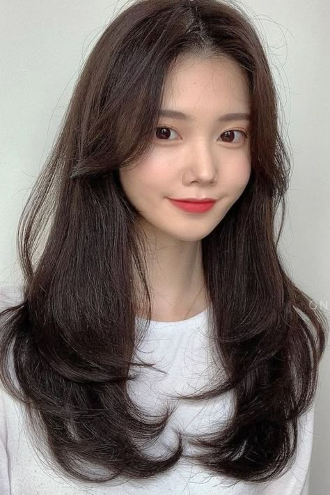 Korean Female Hairstyles Long, Korean Hairstyle No Bangs, Korean Long Hairstyles Women, Korean Hairstyle For Long Face, Short Hairstyle Women No Styling, Asian Hairstyles Women Long, Hair Styles For Medium Length 2022 Women, Korean Hair Layers, Long Haircut Korean