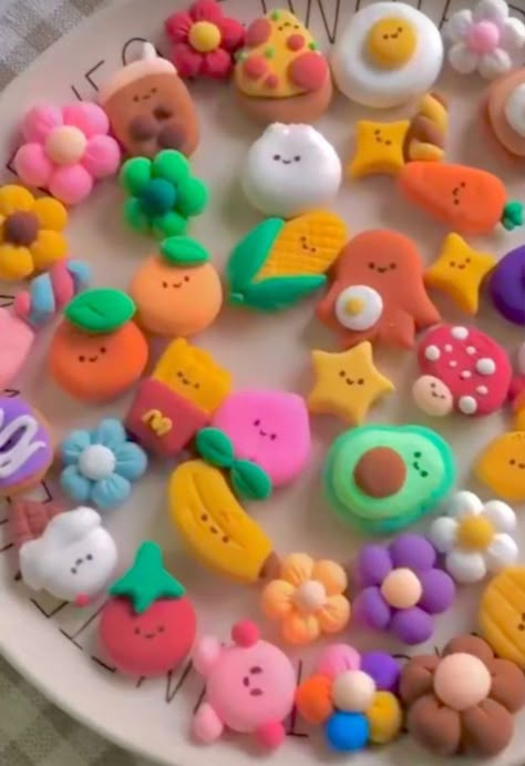 Clay Crafts Air Dry Cute, Things To Make With Clay Air Dry, Diy From Air Dry Clay, Things Made Out Of Air Dry Clay, Cute Things With Air Dry Clay, Foaming Clay Art, Model Magic Ideas Aesthetic, Ideas With Air Dry Clay, Super Dry Clay Diy