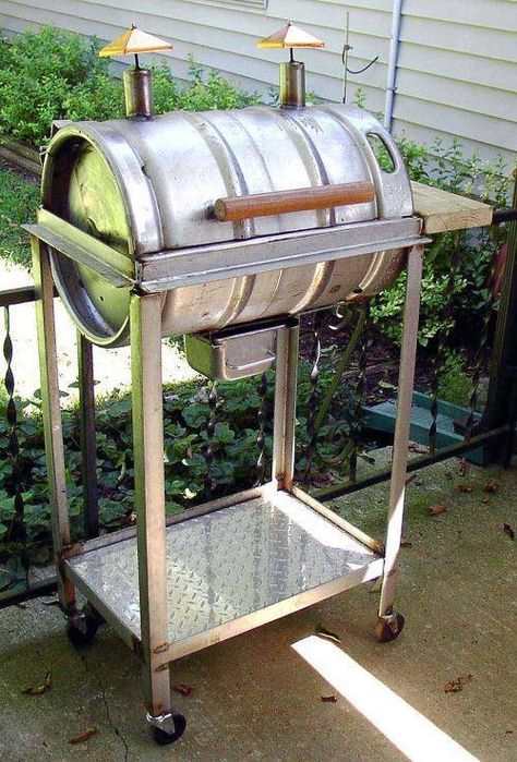 Cool Keg Grill Beer Keg Ideas, Homemade Smoker, Diy Bbq, Beer Keg, Rocket Stoves, Bbq Smokers, Bbq Pit, Bbq Grills, Grill Design