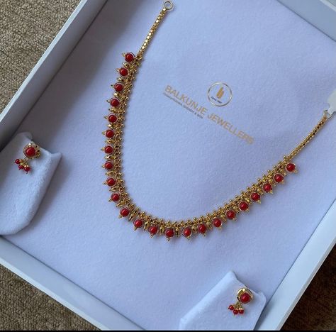 Coral Chains Gold Indian, Pagadalu Jewellery, Small Necklace Gold Indian, Ruby Jewelry Necklaces Gold, Simple Necklace Gold Indian, Gold Necklace Set Simple, Gold Haram Designs, Ruby Necklace Designs, Fashion Jewelry Necklaces Gold