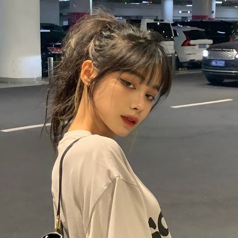 rpw girls port Bangs To Cover Forehead, Poni Korea Style, Ranranele Icons, Bangs Ponytail Hairstyles, Hair Bangs Ponytail, Korean Hairstyles Women, Korean Bangs, Asian Bangs, Tutorial Ideas