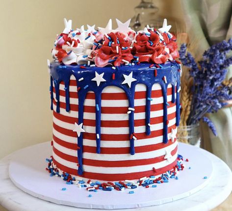 American Cake Ideas, Patriotic Cake Ideas 4th Of July, American Flag Birthday Cake, 4 Of July Cakes Ideas, 4th Of July Cake Designs, July 4th Cake Ideas, Usa Birthday Cake, Party In The Usa Birthday Theme, Usa Cake Ideas