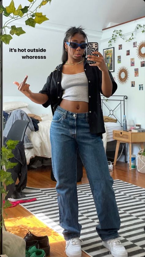 Lady standing in a mirror with sunglasses on and middle finger up holding zebra striped phone case showing off her outfit Maya Beatriz, Hot Outfit Ideas, Hot Outside, Casual Outfit Inspiration, Chill Outfits, Hot Outfits, Casual Summer Outfits, Fashion Killa, Modest Outfits