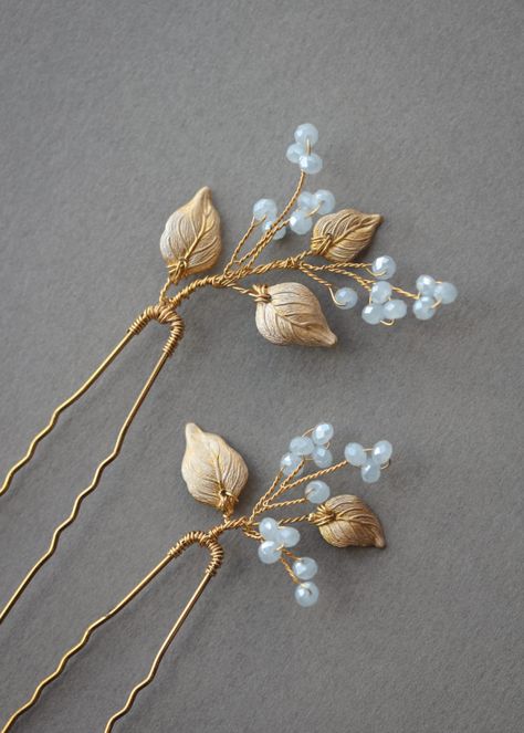 Hair Jewelry Diy, Hair Pins Diy, Blue Hair Pins, Hair Brooch, Wedding Headpieces, Bead Hair Accessories, Crystal Hair Pins, Blue Accessories, Hair Adornments