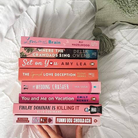 P O P P Y on Instagram: "happy lil pink stack for your Wednesday blues!!! half way through the week, half way to the weekend💖🌸💄🌺🎀💐 #bookrecs #bookrec #readthis #readthisbook #whattoread #bookreel #bookreels #bookishreels #bookstagram #bookreelsofinstagram" Pink On Wednesdays, French Library, Farewell Neverland, Booktok Aesthetic, Bath Skincare, Books I Should Read, Kindle Unlimited Books, Books Wishlist, Pink Book