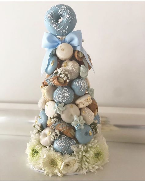 Donut Pyramid, Donut Birthday Cake, Donut Tower, Cake Pop Decorating, Donut Dessert, Chocolate Covered Treats, Edible Arrangements, Baby Shower Decorations For Boys, Tasting Party