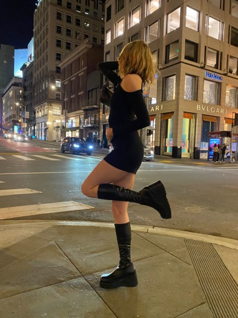 Tall Steve Madden Boots Outfit, Mini Dress Platform Boots, Platform Boots Going Out Outfit, Long Dress With Platform Boots, Outfit Ideas Platform Boots, Healed Boot Outfits, Style Steve Madden Boots, Steve Madden Tall Black Boots, Poses With Boots Women