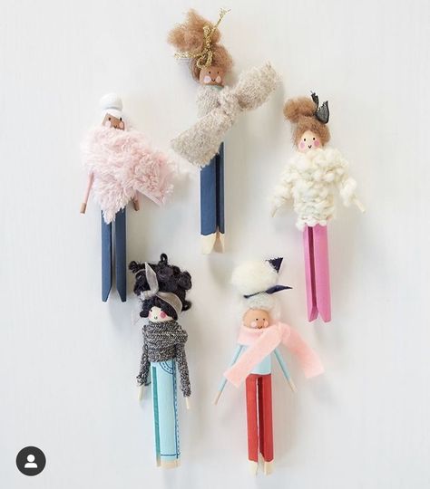 Clothespin Ornaments, Christmas Clothespins, Clothes Pin Dolls, Clothespin Crafts, Wooden Objects, Pin Crafts, Puppet Making, Clothespin Dolls, Peg People