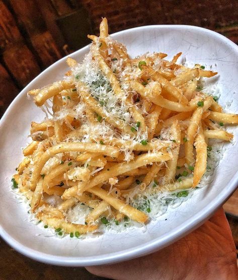 Truffles Fries, Fries Aesthetic, I Want Food, Truffle Fries, Food Goals, French Fries, Pretty Food, Food Cravings, I Love Food