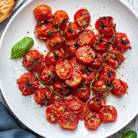 Fried Cherry Tomatoes, Roast Tomatoes, 20 Minute Dinners, Cherry Tomato Recipes, Cherry Tomato Pasta, Roasted Cherry, Roasted Cherry Tomatoes, Small Tomatoes, Refreshing Salad