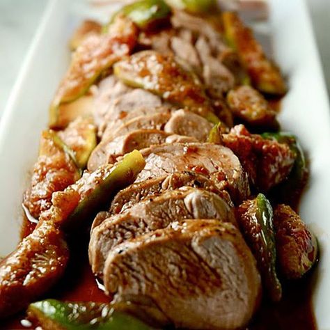 Fig Sauce, Roasted Pork Tenderloin, Balsamic Vinegar Chicken, Pork Sauce, Easy Mashed Potatoes, Tenderloin Roast, Roasted Pork Tenderloins, Tenderloin Recipe, Pork Loin Recipes