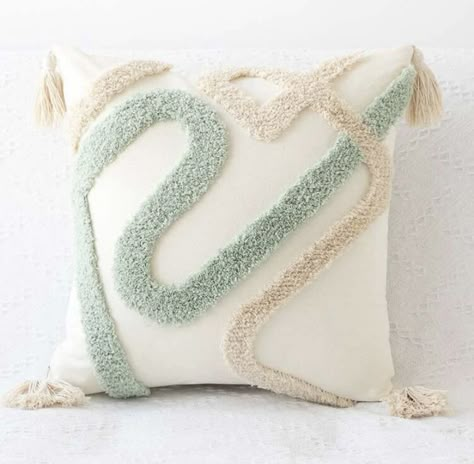 Boho Home Decor Ideas, Punch Needle Cushion, Tufted Pillow, Zimmer Diy, Needle Cushion, Cushion Embroidery, Tassel Decor, Cushion Cover Designs, Cutwork Embroidery