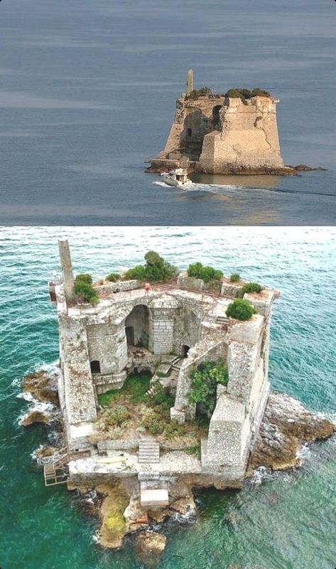 Bull Shark, Abandoned Castles, Fantasy Places, Beautiful Castles, Tourist Spots, A Castle, Abandoned Buildings, Small Island, Abandoned Houses