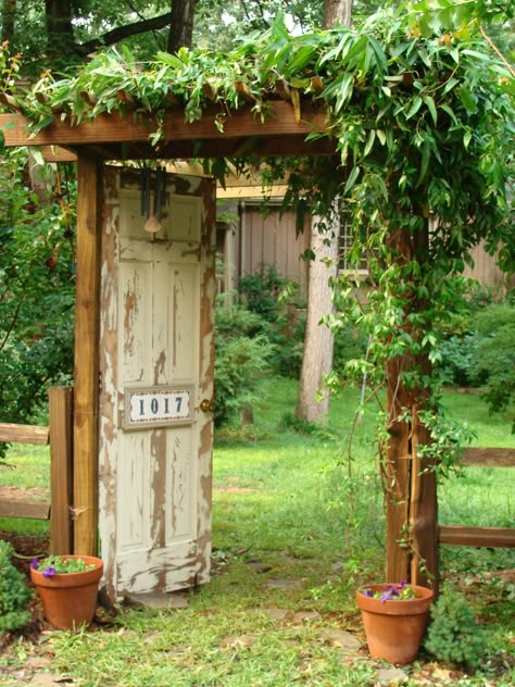 Boho Front Yard, Arbors Made From Old Doors, Backyard Old Door Ideas, Garden Entryway Ideas, Old Door In Garden, Gazebo Made From Old Doors, Old Door Arbor Wedding, Secret Garden Door, Garden Archway