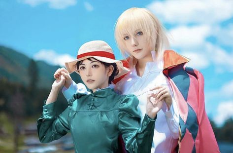 Howl Genderbend Cosplay, Howls Moving Castle Family Costume, Howl And Sophie Cosplay, Sophie Cosplay Howls Moving Castle, Sophie Cosplay, Howl Cosplay, Howls Moving Castle Cosplay, Sophie Howl's Moving Castle, Cosplay Couple