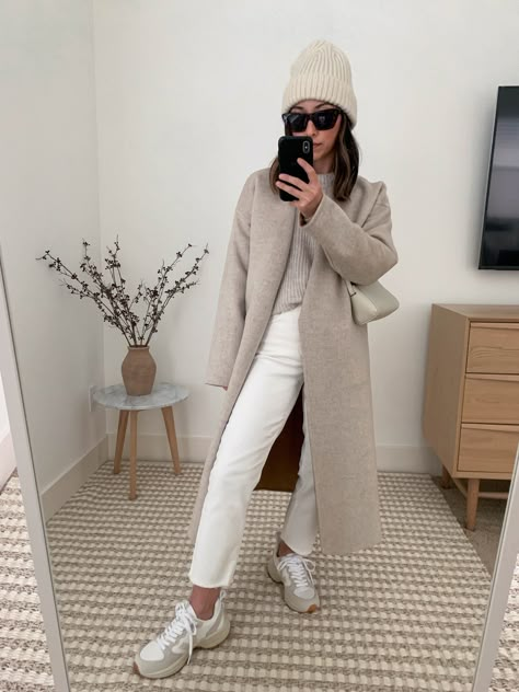 Sweater Dress With Sneakers Fall Winter, Neutral Sneakers Outfits, White Sweater Dress Outfit, White Jeans Outfit Fall, White Jeans Outfit Winter, Effortless Style Fall, Dress Coat Outfit, Winter Sneakers Outfit, Beige Hose