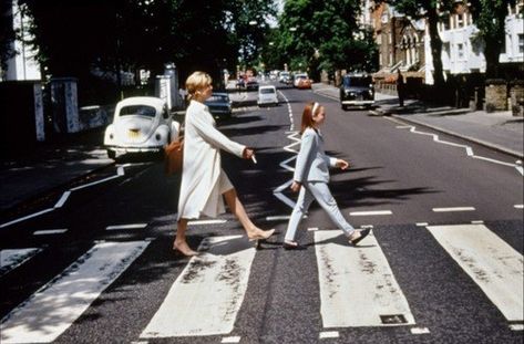 Parent Trap! 50 Alternative 'Abbey Road' Posters Parent Trap, Image Film, I Love Cinema, Movies And Series, Walt Disney Pictures, Lindsay Lohan, Abbey Road, Iconic Movies, Film Serie