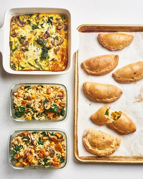 Week Of Meals, Meal Prep Plan, How To Cook Orzo, Meal Prep Plans, Spiced Chickpeas, Breakfast Meal, Healthy Grocery List, Sunday Meal Prep, Cooked Veggies