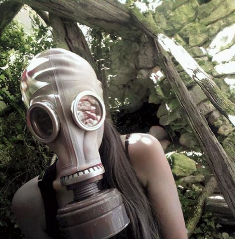 Gas Mask Photoshoot, 90s Haircut Men, Mask Outfit, Mask Photoshoot, 90s Haircuts, Gas Mask Girl, Alt Girl, Mask Girl, Gas Mask