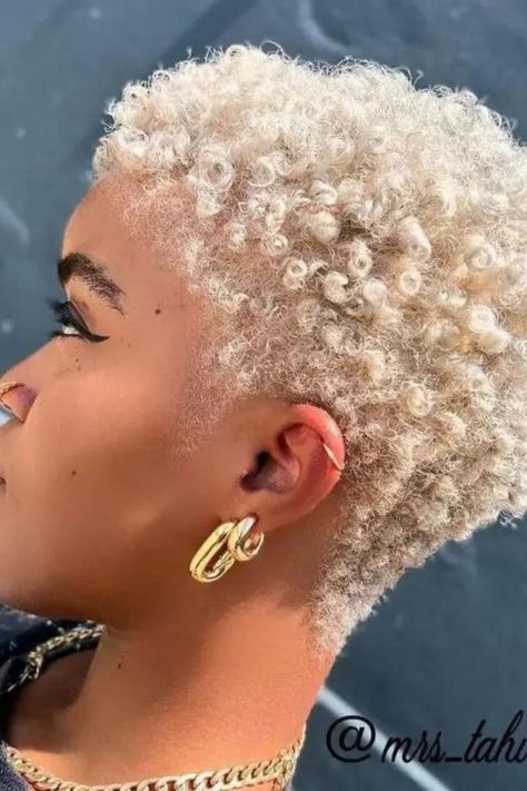 Platinum Blonde Pixie Cut Blonde Twa Black Women, Short Blonde Hair Black Women, Blonde Short Hair Black Women, Male Wigs, Blonde Twa, Short Platinum Blonde Hair, Blonde Afro, Blonde Natural Hair, Twa Hairstyles