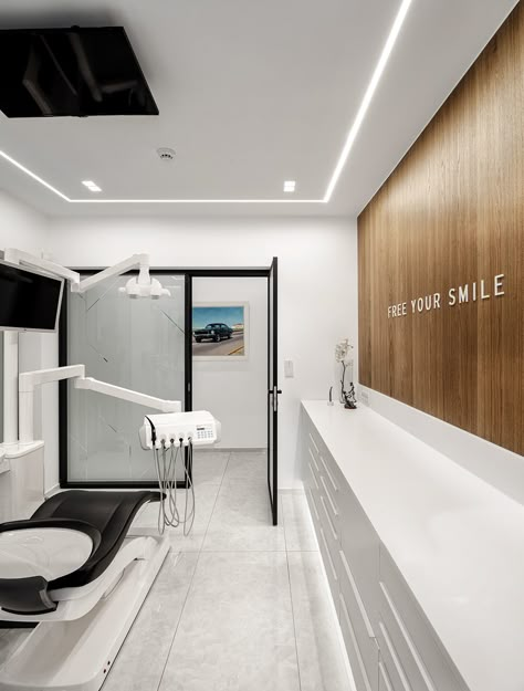 Dental Clinic Interior Design, Dentist Office Design Interiors, Dental Clinic Interior, Dental Design Interior, Doctor Office Design, Dentistry Office, Dental Cabinet, Dental Clinic Design, Dentist Office Design