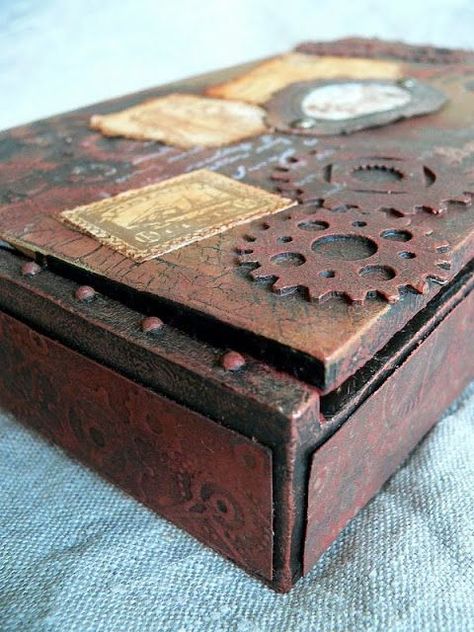 Cigar Box Crafts Ideas | Von Pappe II: Altered Cigar Box Nr.3 (a tutorial) | Craft room ideas. Stream punk Altered Matchboxes, Book Of Secrets, Mixed Media Boxes, Reclaimed Art, Altered Box, Box Crafts, Altered Tins, Altered Boxes, Diy Box