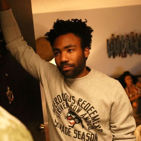 donald glover as earn marks in atlana Donald Glover Atlanta, Lando Calrissian, Donald Glover, Childish Gambino, Comedy Series, Best Seasons, Star Citizen, Man Candy, Music Artist