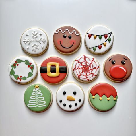 Easy Christmas Royal Icing Cookies, Circle Christmas Cookies, Decorate Cookies With Royal Icing, Easy Christmas Cookies Decorating, Christmas Sugar Cookie Designs, Graceful Baker, Christmas Cookies Packaging, Christmas Sugar Cookies Decorated, Cookie Decorating Supplies