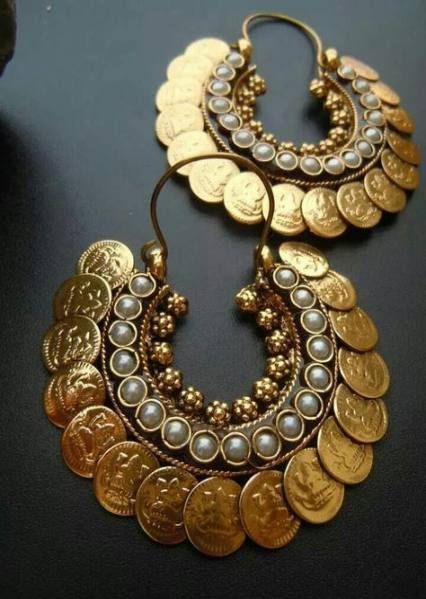 Jewerly Necklace Gemstone Jewellery 61  Ideas #jewerly Indian Jewelry Earrings, Antique Jewelry Indian, Wedding Jewellery Collection, Coin Earrings, Jewelry Design Earrings, Gold Earrings Designs, Jewelry Design Necklace, Girly Jewelry, Traditional Jewelry