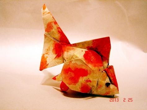 yokin goldfish(red gilding) by linny young origami Origami Goldfish, Creative Origami, Paper Fish, Origami Fish, Origami And Kirigami, Flickr Photos, Origami Crafts, Kirigami, Tropical Fish