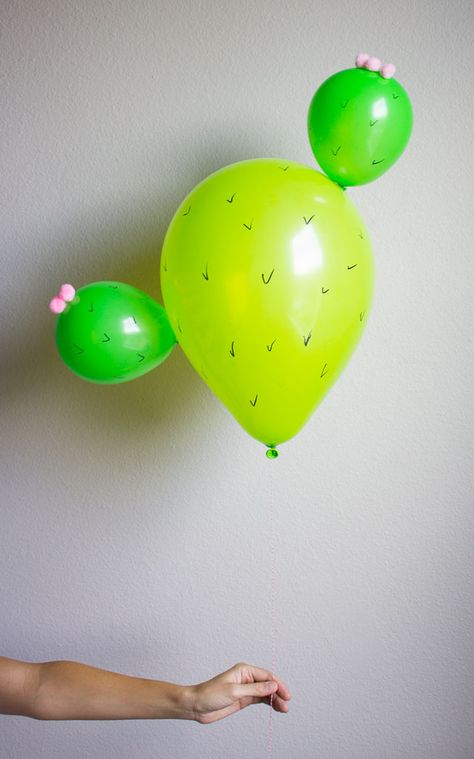 #Cactus #balloons! Cactus Balloon, Pastel Cupcakes, Fest Temaer, Ballon Party, Llama Birthday, Cactus Party, Mexican Party Theme, Fiesta Theme, Fiesta Birthday