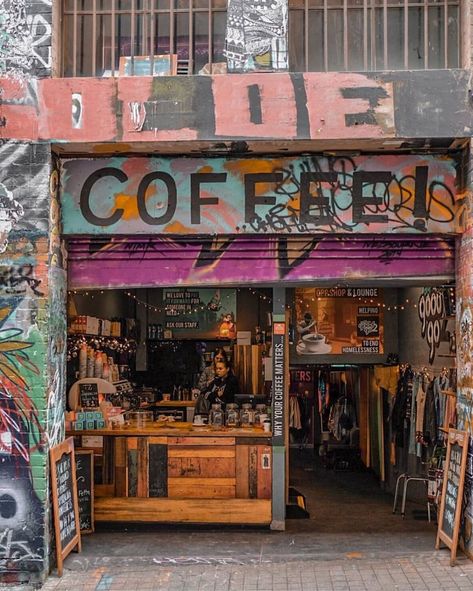 Street Coffee Shop Design, Hip Hop Coffee Shop, Coffee Shop Graffiti, Grunge Coffee Shop Aesthetic, Famous Coffee Shops, Cafe Barista, Melbourne Coffee, Coffee Shop Signs, Melbourne Cafe