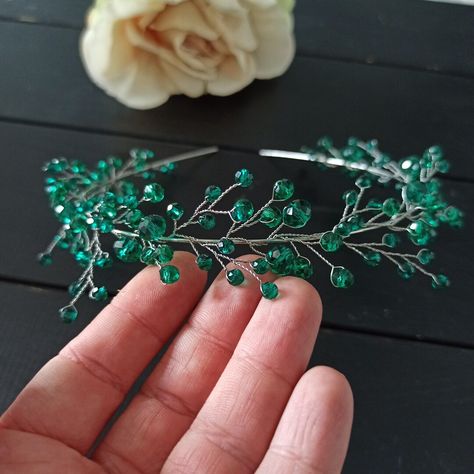 Emerald Green Hair Jewelry Decorative Green Hair Accessories - Etsy Australia Green Hair Accessories, Emerald Green Hair, Accessories Crystal, Crystal Green, Bride Accessories, Wedding Headband, Hair Vine, Unique Image, Green Wedding