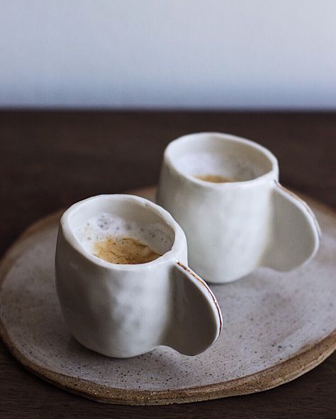 Handmade small espresso cups with gold detail in Handle. Adorable! Ceramic Tableware Handmade, Espresso Cup Handmade, Pottery Espresso Cups Handmade, Espresso Cup Ceramic, Pottery Espresso Cups, Ceramics Projects Ideas, Small Ceramic Ideas, Ceramic Cups Handmade, Handbuilding Ceramics