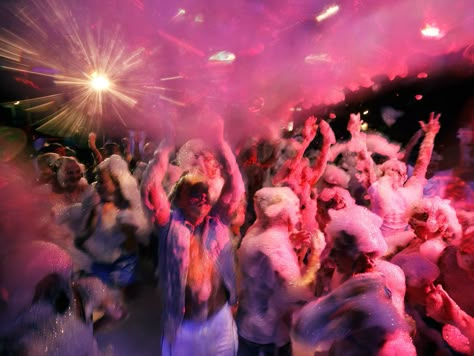 I would LOVE to be involved in a foam party!! It looks like SO much fun! Photo Of People, Foam Party, Young Wild Free, Photo Of The Day, Party Photo, National Geographic Photos, Wild Ones, Wild And Free, Party Photos