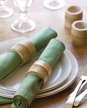 Cut a pole of bamboo and knock out the node diaphrams to make these cute napkin holders! Bamboo Diy, Bamboo Cutlery, Bamboo Decor, Martha Stewart Crafts, Bamboo Art, Bamboo House, Bamboo Crafts, Deco Originale, Bamboo Furniture