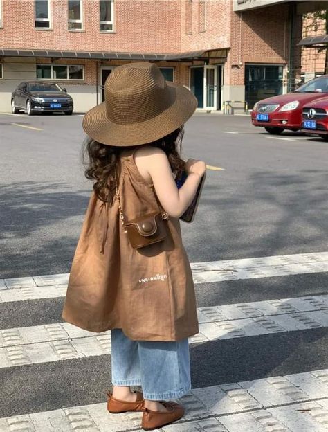 Simple Sleeveless Dress, Japanese Suit, Kids Ootd, Female Style, Style Japanese, Children Clothing, Pants Suit, Loose Jeans