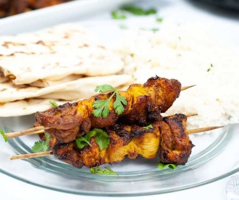 Air Fryer Tandoori Chicken Kebabs - Fork To Spoon Juicy Chicken Recipes, Air Fryer Tandoori Chicken, Recipes For Air Fryer, Grilled Tandoori Chicken, Veggie Kebabs, Natural Food Dye, Yogurt Marinade, Chicken Kebab Recipe, Chicken Kebab