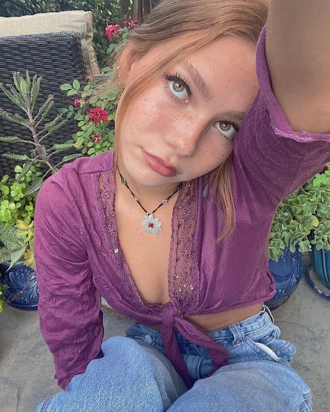 NADIA 🧿🕊🍃 on Instagram: “💜🏳️‍🌈💜🏳️‍🌈 stand against bullying towards the lgbtq+ youth #spiritday” Nadia Turner, Seductive Clothes, Heidi Klum, Hippie Outfits, Pretty Eyes, Nature Girl, Pretty People, A Woman, Girl Fashion