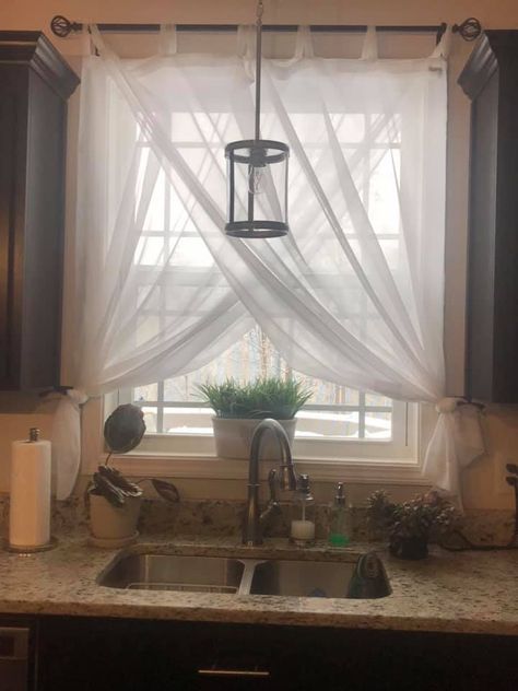 Unique Kitchen Curtain Ideas, Eat In Kitchen Curtain Ideas, Kitchen Curtain Alternatives, Kitchen Window Drapes, Cute Kitchen Window Ideas, Dining Curtain Ideas, Kitchen Window Ideas Over Sink Curtain, Little Window Curtains Ideas, Big Kitchen Window Curtain Ideas